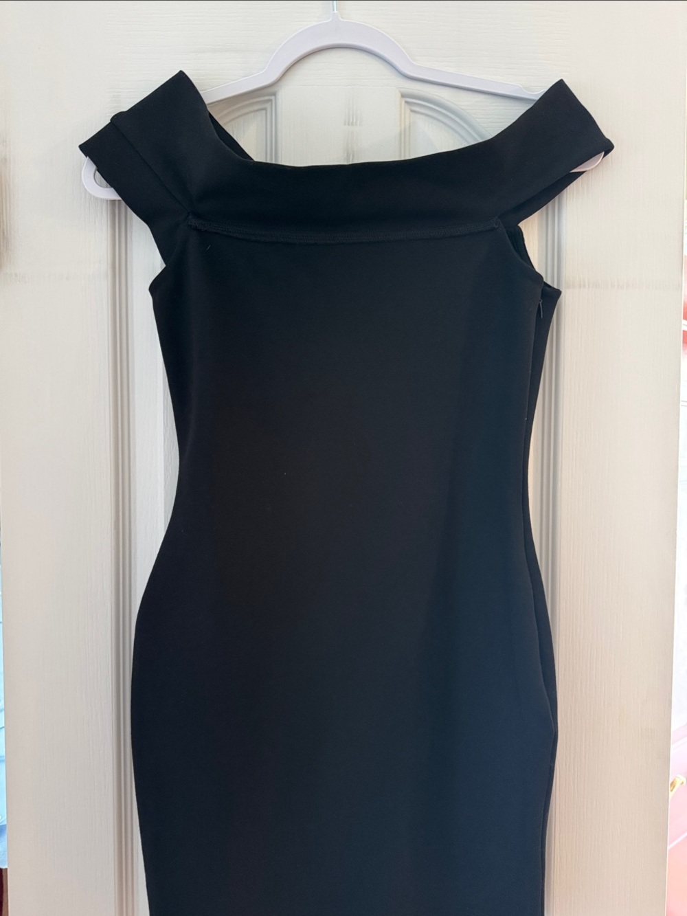 superdown Black Asymmetrical Off-Shoulder Dress